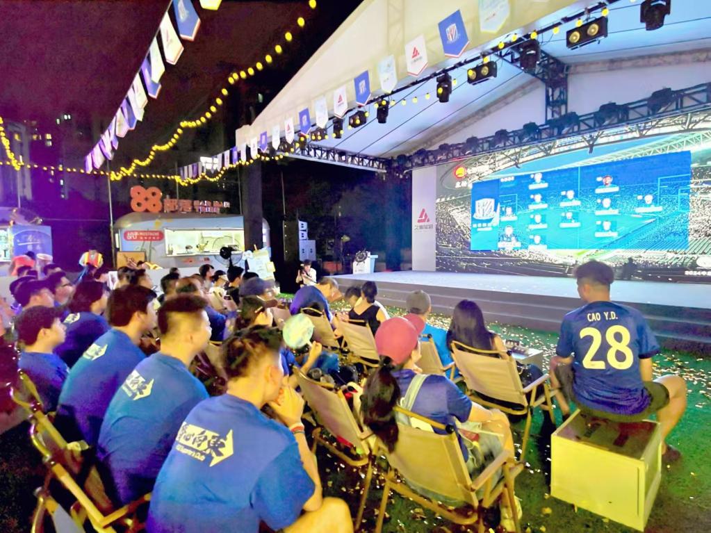  昂热主场灯光系统升级，提升夜间比赛观赛体验  